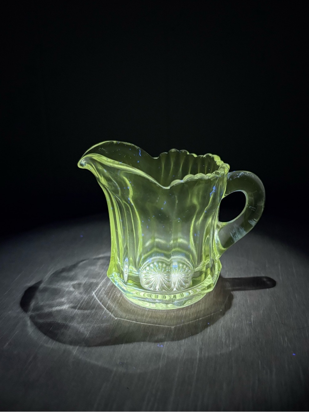 Glowing Mini Creamer 365 glow